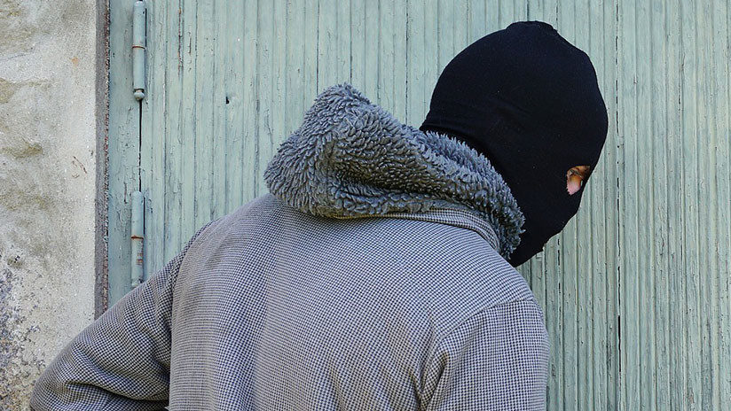 masked man