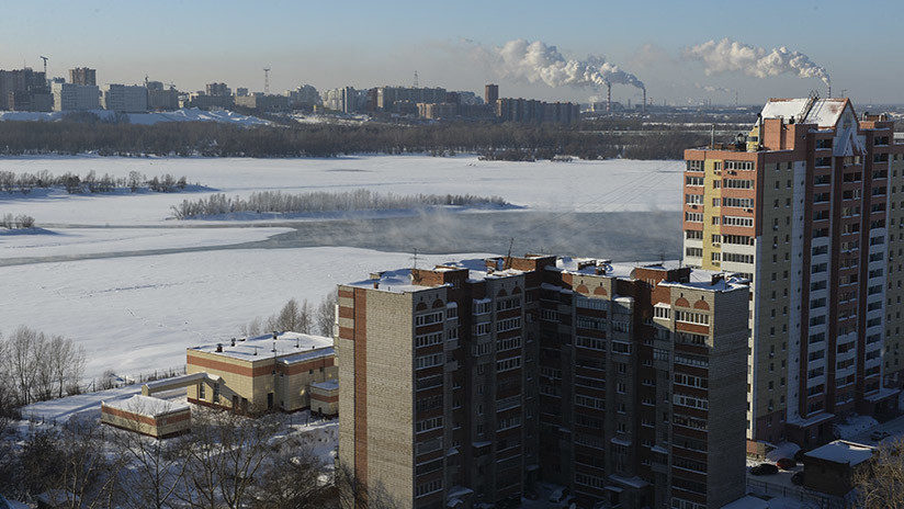 Siberia: El río Obi se 'despierta' tras el invierno y "destruye todo a