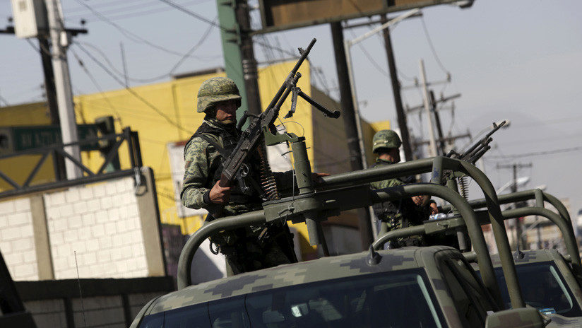 Soldados montan guardia en el penal de Topo Chico en Monterrey, Mexico, el 11 de febrero de 2016.
