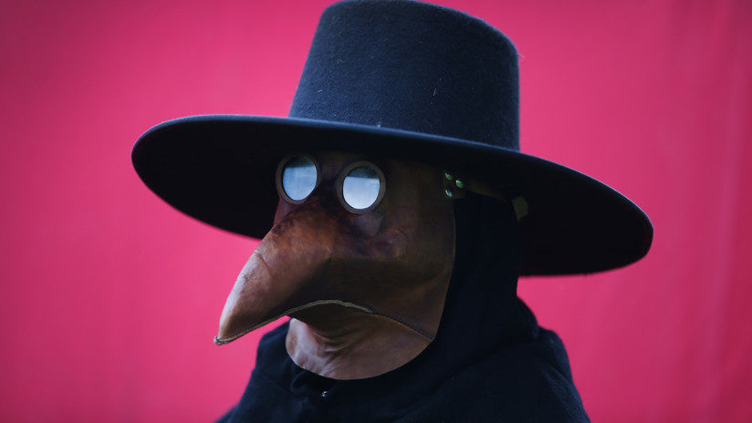 black plague mask