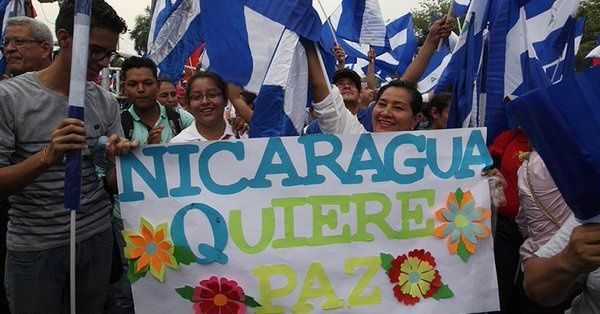 Nicaragüenses apoyan al restablecimiento del diálogo para alcanzar la paz.