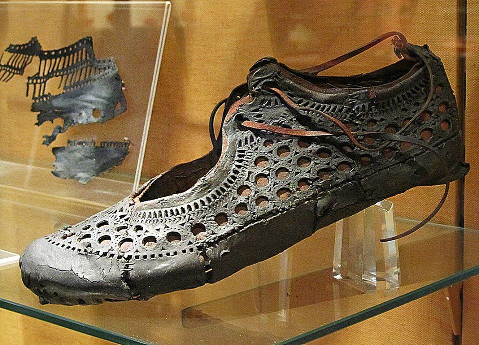 zapatos antiguos,zapatos romanos