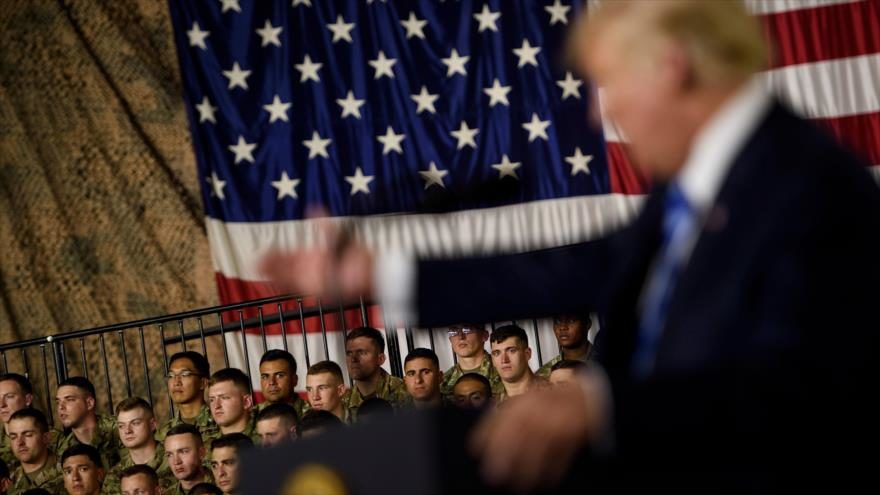 El presidente de EE.UU., Donald Trump, habla en una ceremonia para firmar el presupuesto militar 2019, 13 de agosto de 2018. (Fuente: AFP)