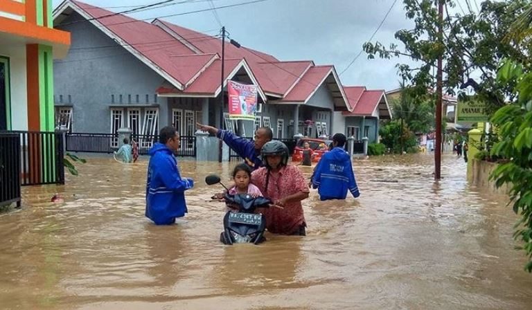 Inundaciones en Padang, Indonesia entre el 3 y 4 de noviembre de 2018.