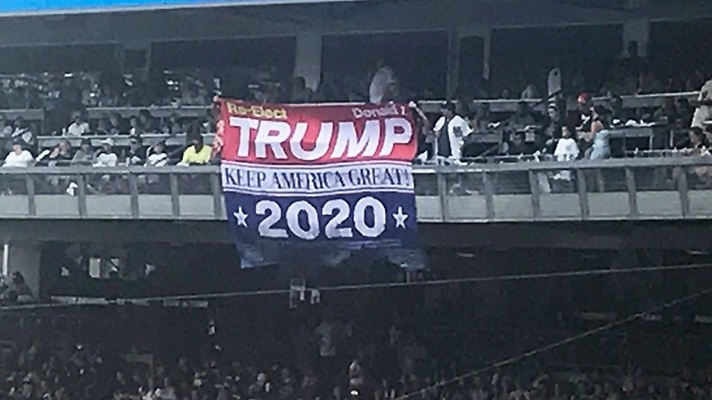 trump 2020 banner