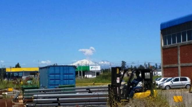 Así registraron los vecinos del volcán Nevados de Chillán la actividad del viernes.