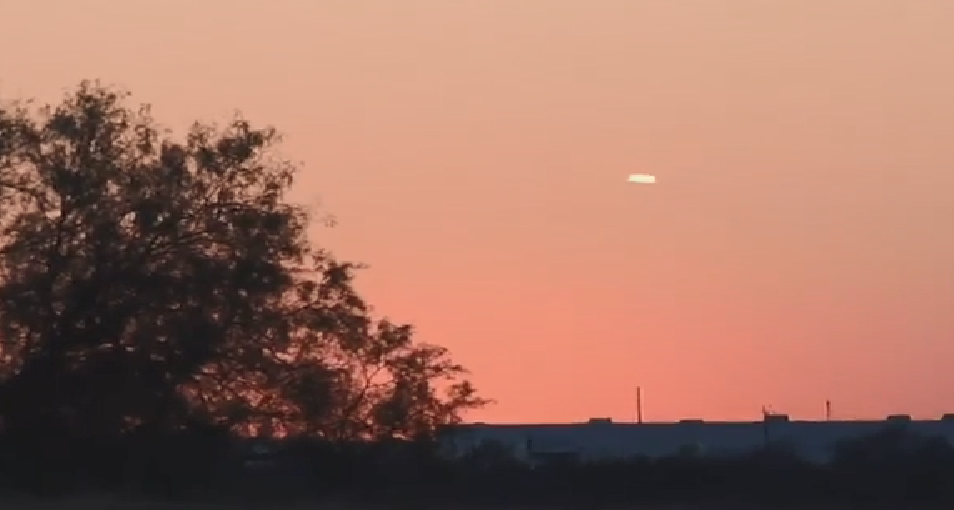 cigar shaped UFO fort worth texas