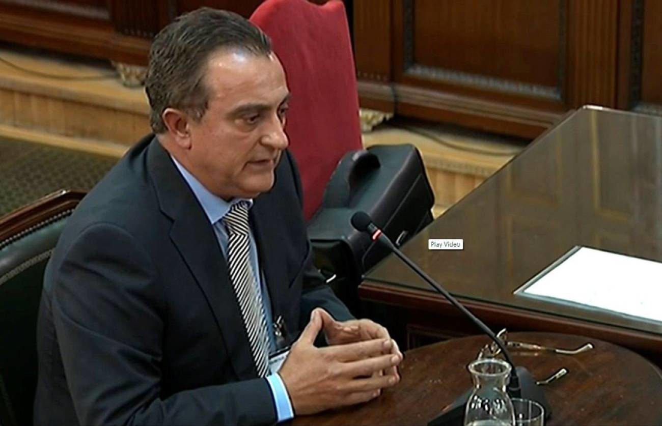 Captura de la señal del Tribunal Supremo con la intervención del comisario de los Mossos D'Esquadra Manel Castellvi , en la sesión de este jueves del juicio del 
