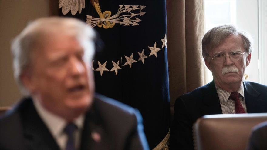 John Bolton, asesor de Seguridad Nacional de EE.UU. (dcha.) y el presidente de EE.UU., Donald Trump, en Washington, 9 de abril de 201