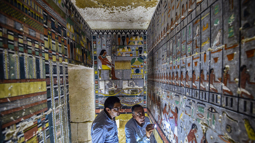 egypt tomb colorful