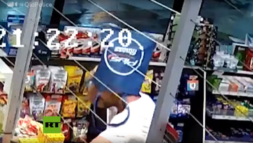thief bag over head ladron