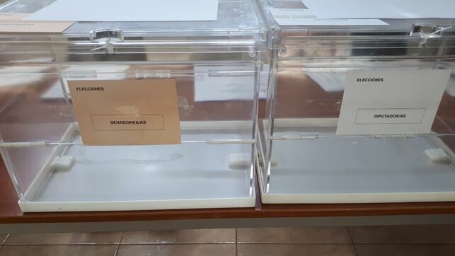 Las urnas del colegio electoral de Benizar (Moratalla, Murcia) estaban completamente vacías a las 10:00