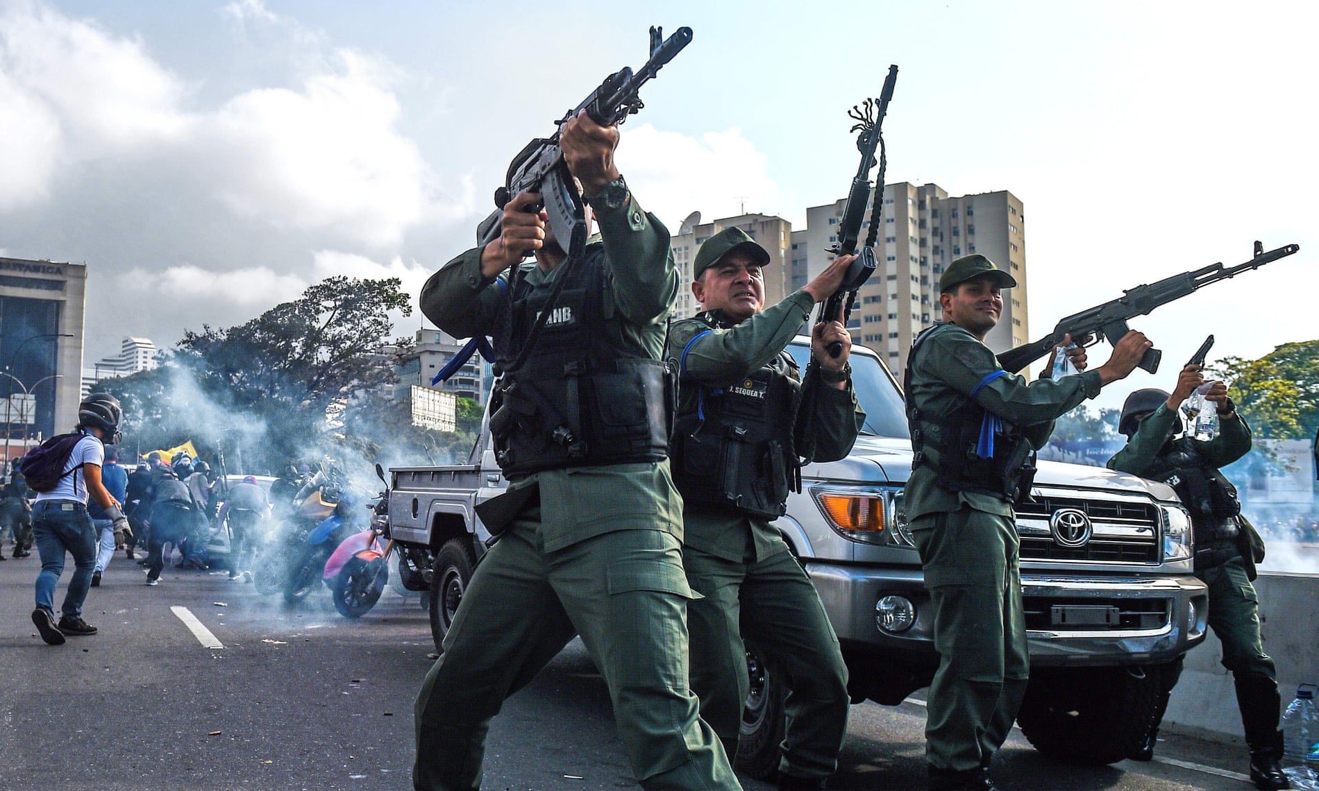 Clic para aumentar caracas coup