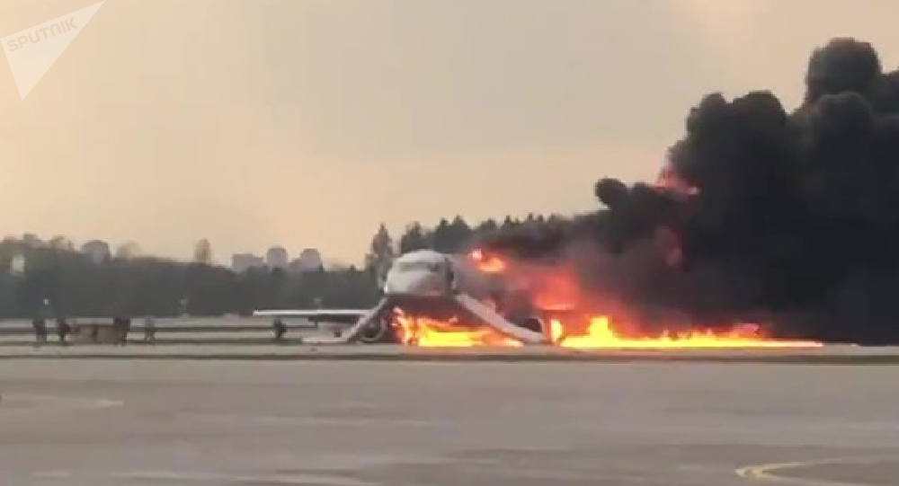 avión rusia en llamas