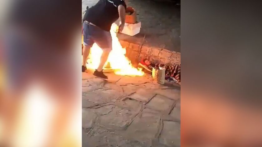 incendian a dos hombres en situación de calle