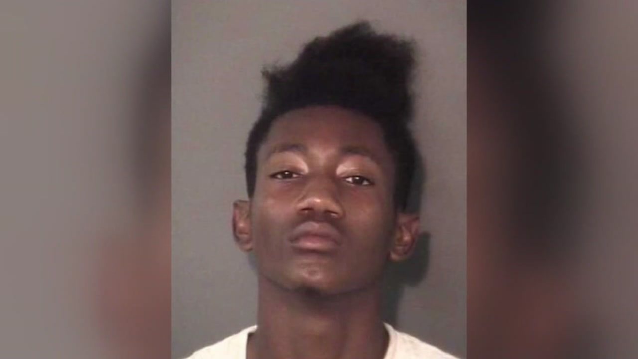 Jataveon Dashawn Hall  robbery suspect machete