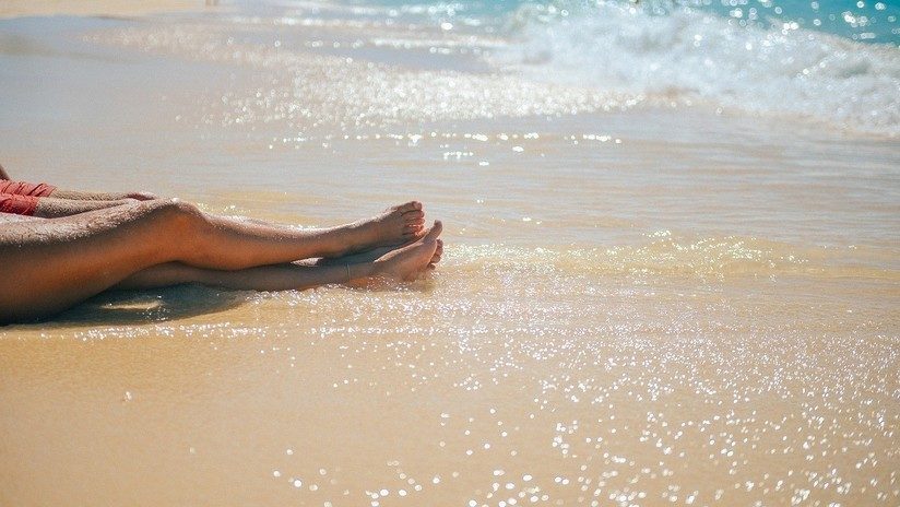 Una bacteria carnívora se cobra la vida de una mujer que disfrutaba de un día de playa en EE UU