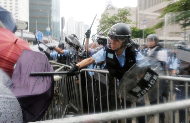 policía Hong Kong 2