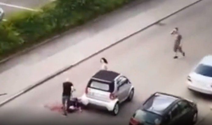 Inmigrante sirio asesina con una catana a un hombre en Alemania a plena luz del día