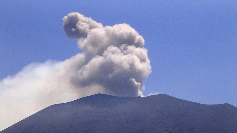 Erupción monte Asama en Japón. 25 de septiembre de 2004.