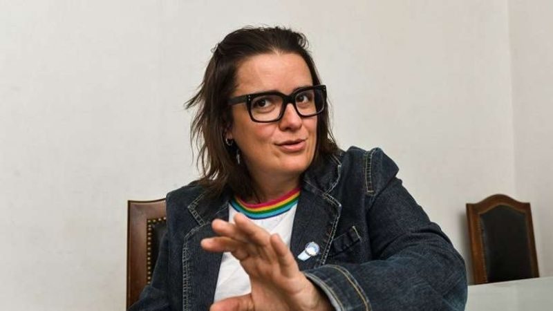 Leticia Lorenzo, la jueza argentina que escribe fallos en lenguaje inclusivo, incumpliendo la ley
