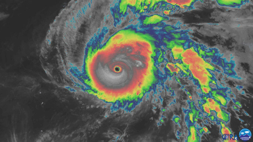El tifón HalongRAMMB / NOAA / CIRA