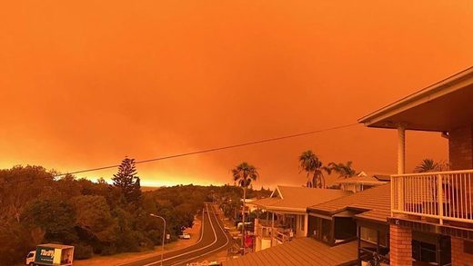 bushfires australia sky red