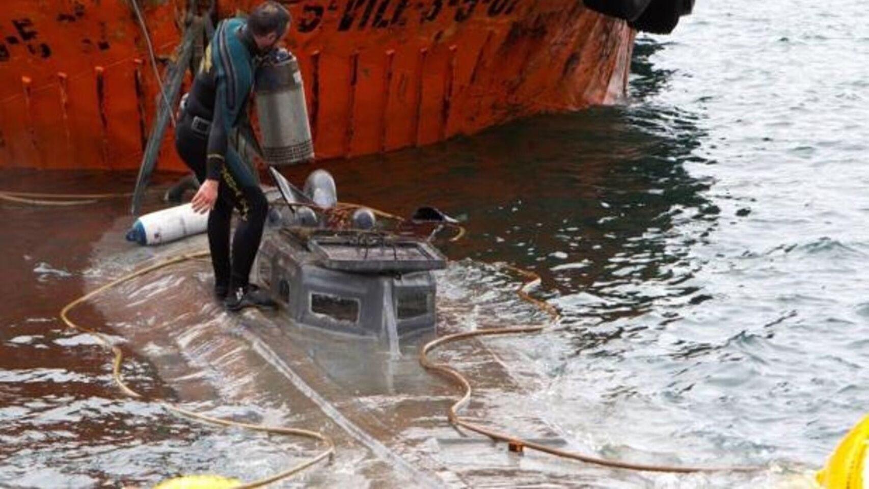 Hundido en España el narco submarino que transportaba 3000 kilos de cocaína