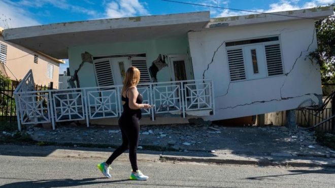 El temblor del lunes derrumbó casas en la región de Guánica, en el suroeste de la isla.