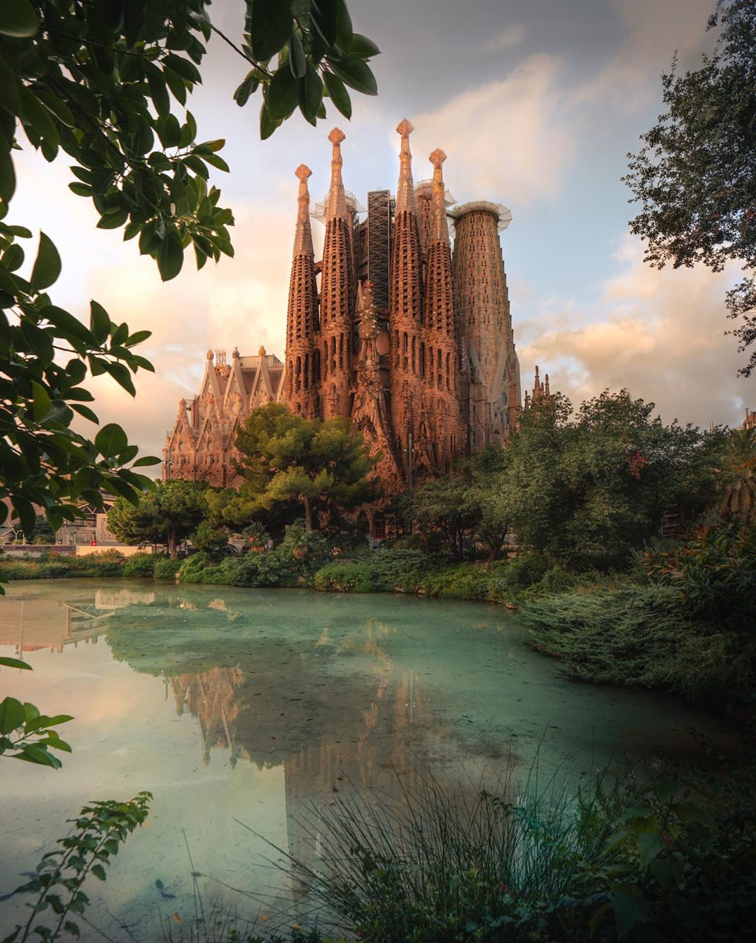 La Sagrada Familia By Antoni Gaudi