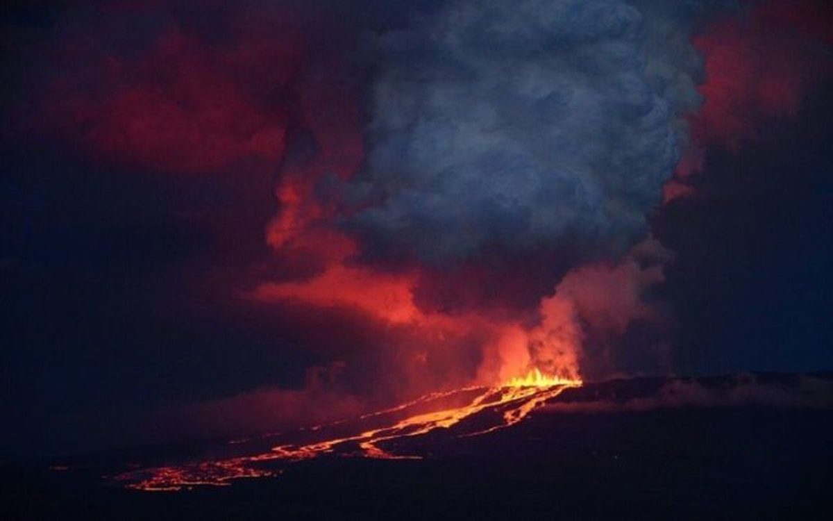 Erupción del volcán La Cumbre, en el archipiélago ecuatoriano de Galápagos.