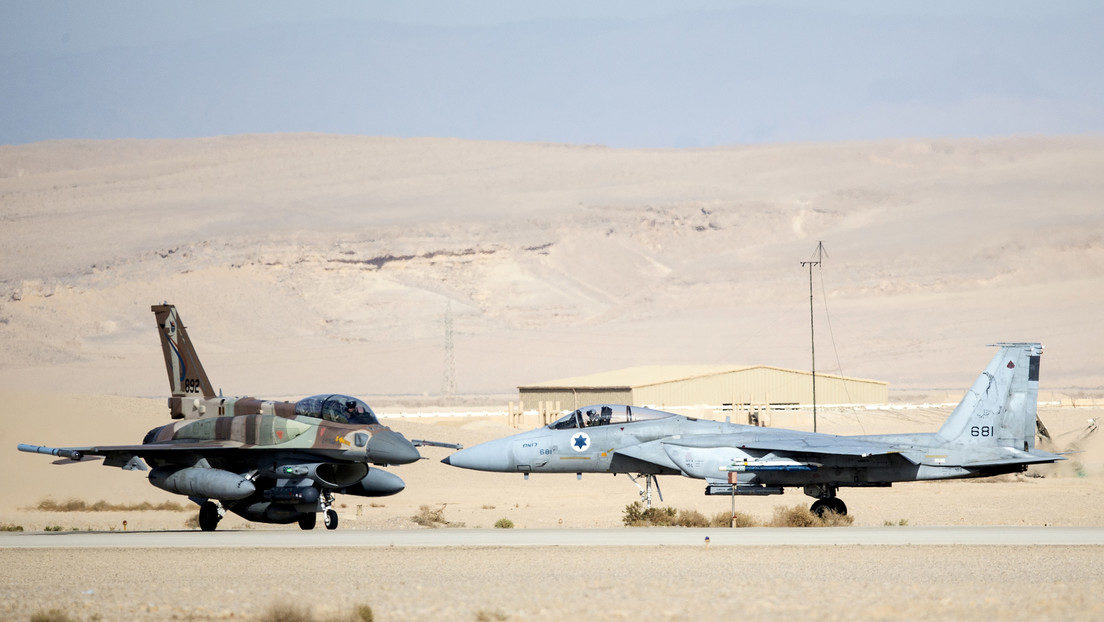 Cazas israelíes F-16 y F-15 durante el ejercicio multinacional 'Bandera Azul' en la base Ovda- lugar de la reciente i