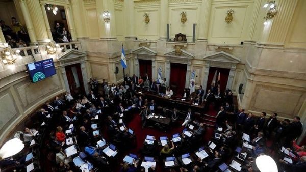 Políticos estatales masacrando a los argentinos: diputados aprueban pagar la deuda externa espuria que tomó Macri