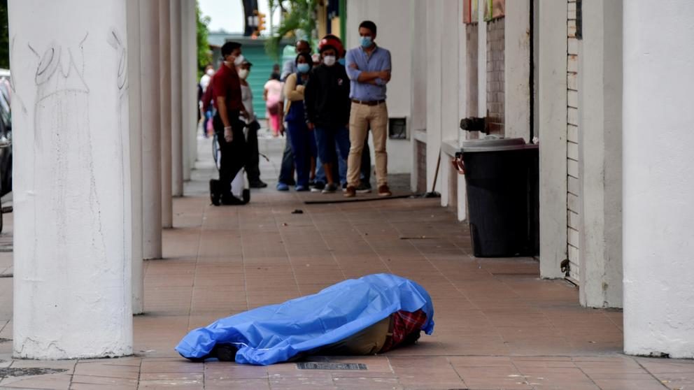 Crisis Sanitaria y Tragedia Social: Cadáveres abandonados en calles de Ecuador