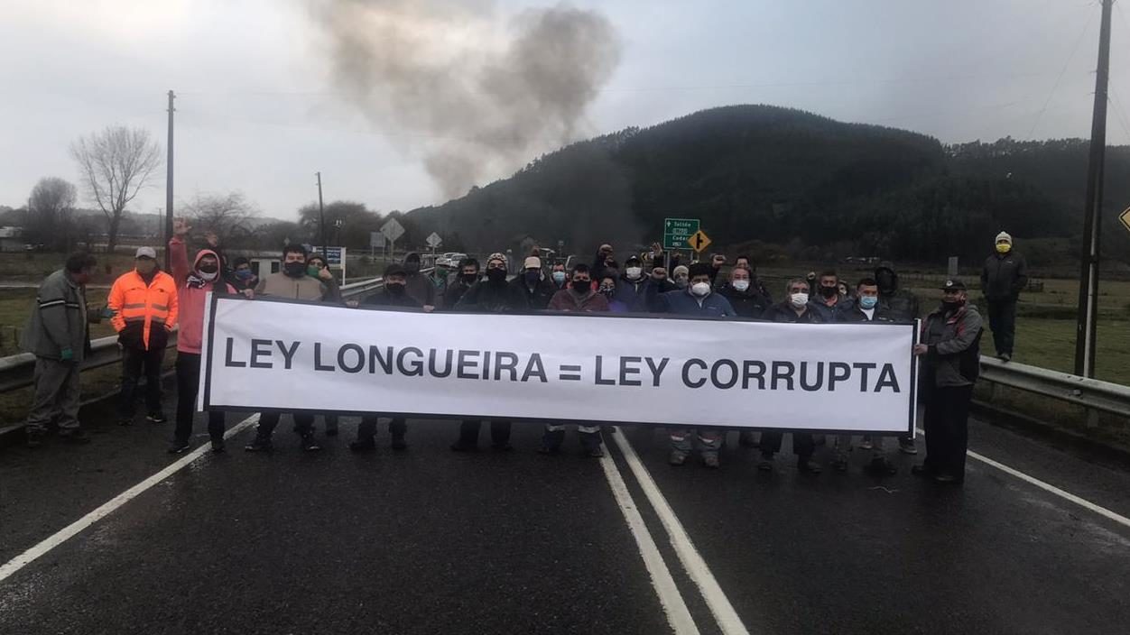 Pescadores artesanales de la región de la Araucanía, sur de Chile, protestan contra las nuevas iniciativas del Gobierno de Sebastián Piñera.