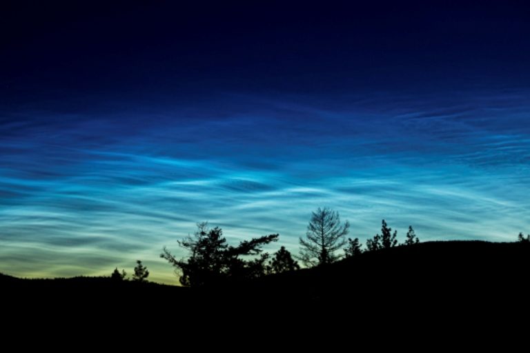Noctilucent clouds over Osoyoos, British Columbia, on June 1, 2020