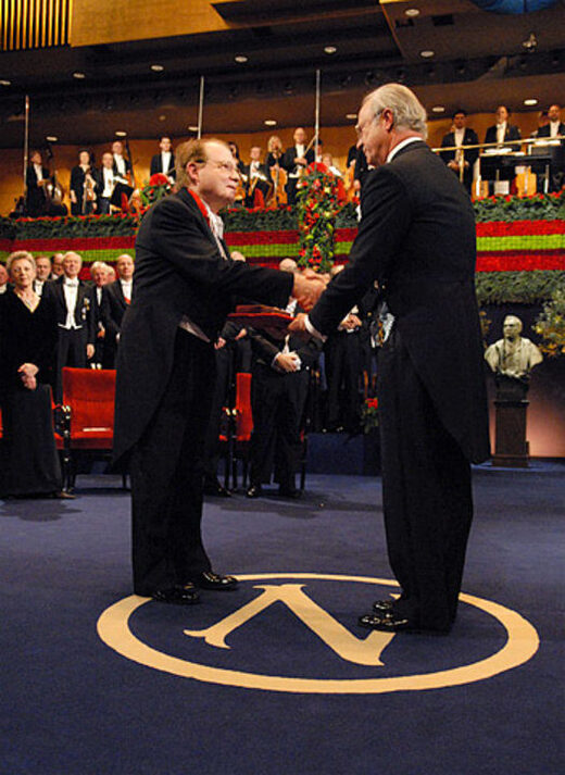 Luc Montagnier receiving the 2008 Nobel Prize in medecine