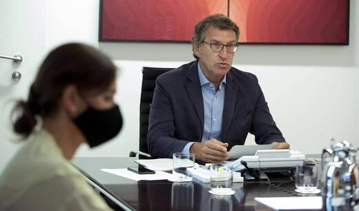 Partidocracia criminal en España: Feijóo ha propuesto este miércoles que el uso de la mascarilla sea obligatorio en las aulas a partir de los 6 años