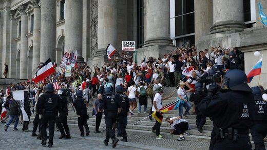 Se extienden las protestas en Berlín y Londres contra medidas draconianas mientras la prensa oficialista las criminaliza como 