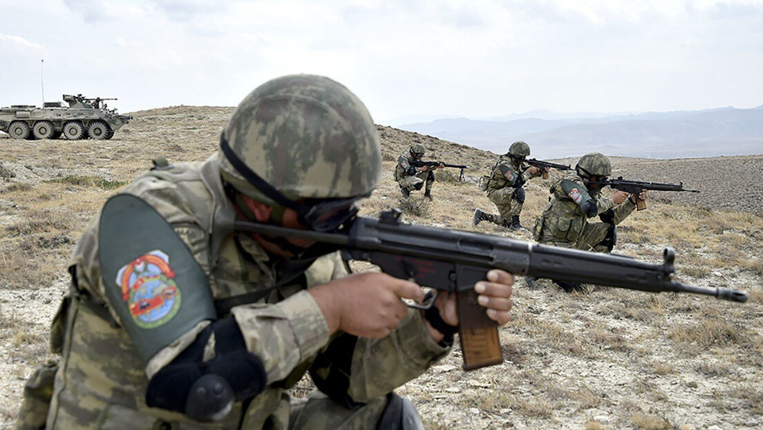Soldados azerbaiyanos.
