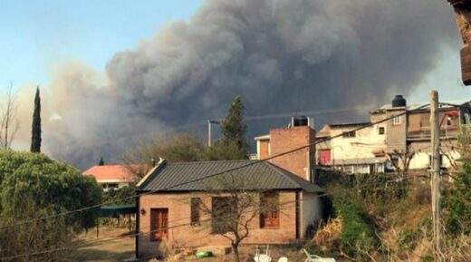 Impactantes videos de los incendios en Villa Carlos Paz, Argentina