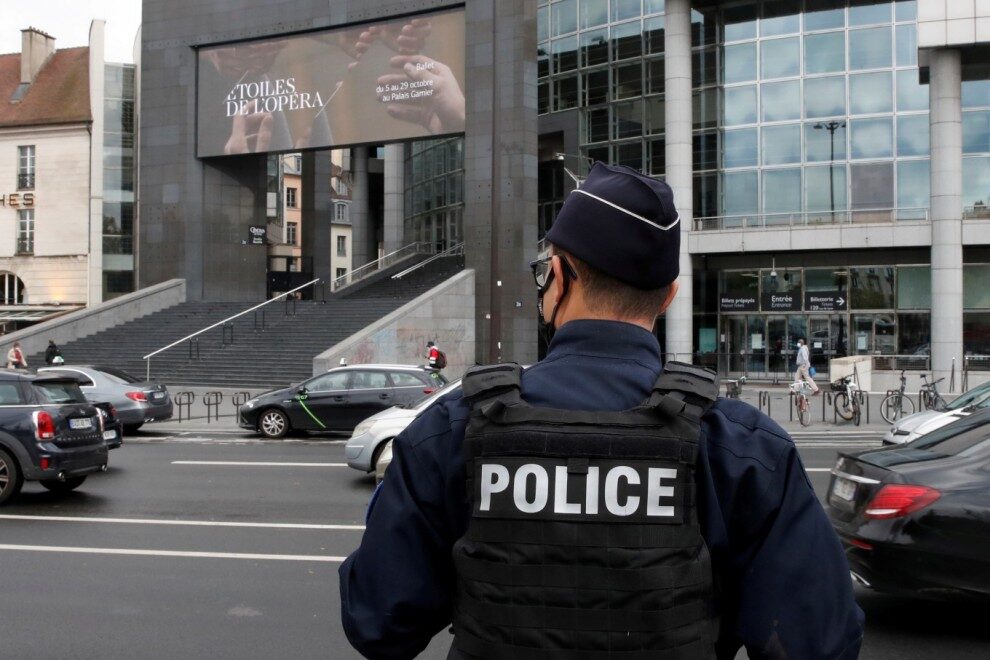 Abatido un terrorista musulmán tras decapitar a un profesor en la periferia de París