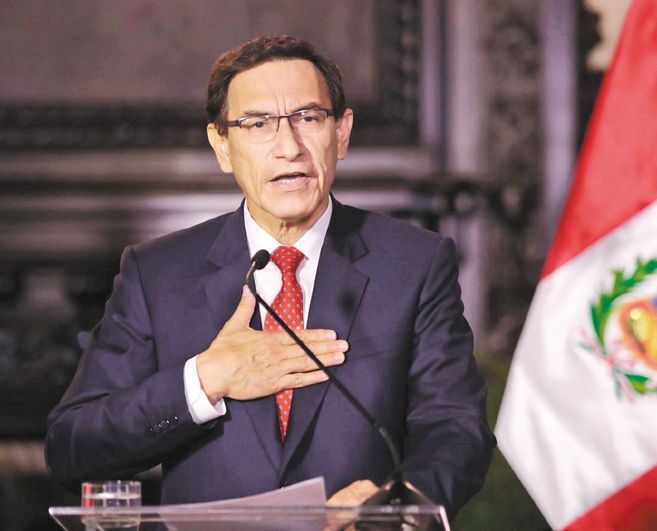 El congreso partidocrático en Perú destituye al presidente Martín Vizcarra
