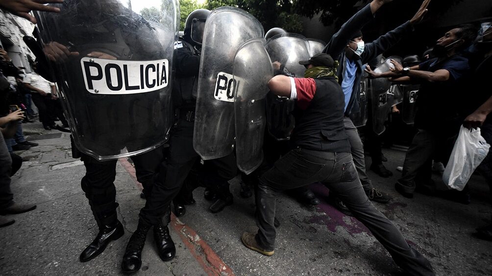 Manifestantes,incendio,Congreso en Guatemala,reclaman la renuncia del presidente