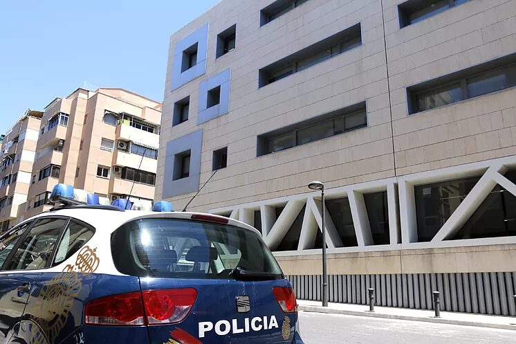 Marroquí desfigura la cara a su mujer con una cuchilla,tras saber que quería separarse de él,Alicante,España