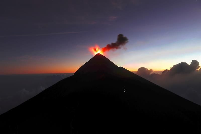 Volcán de Fuego,Guatemala,12,explosiones por hora