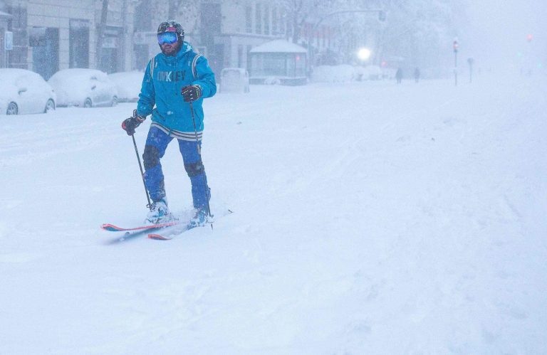 skiing