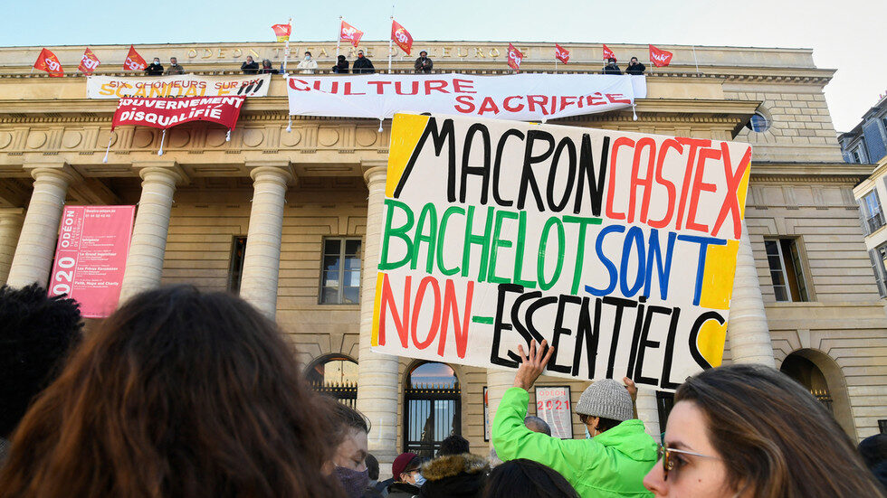 protests lockdown france national theaters