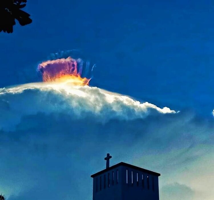 Spectacular cloud formation observed over Mindoro, Philippines