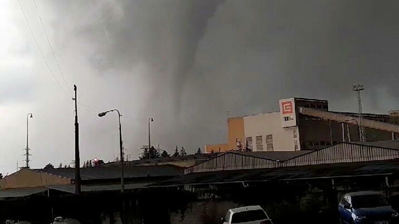 tornado check republic